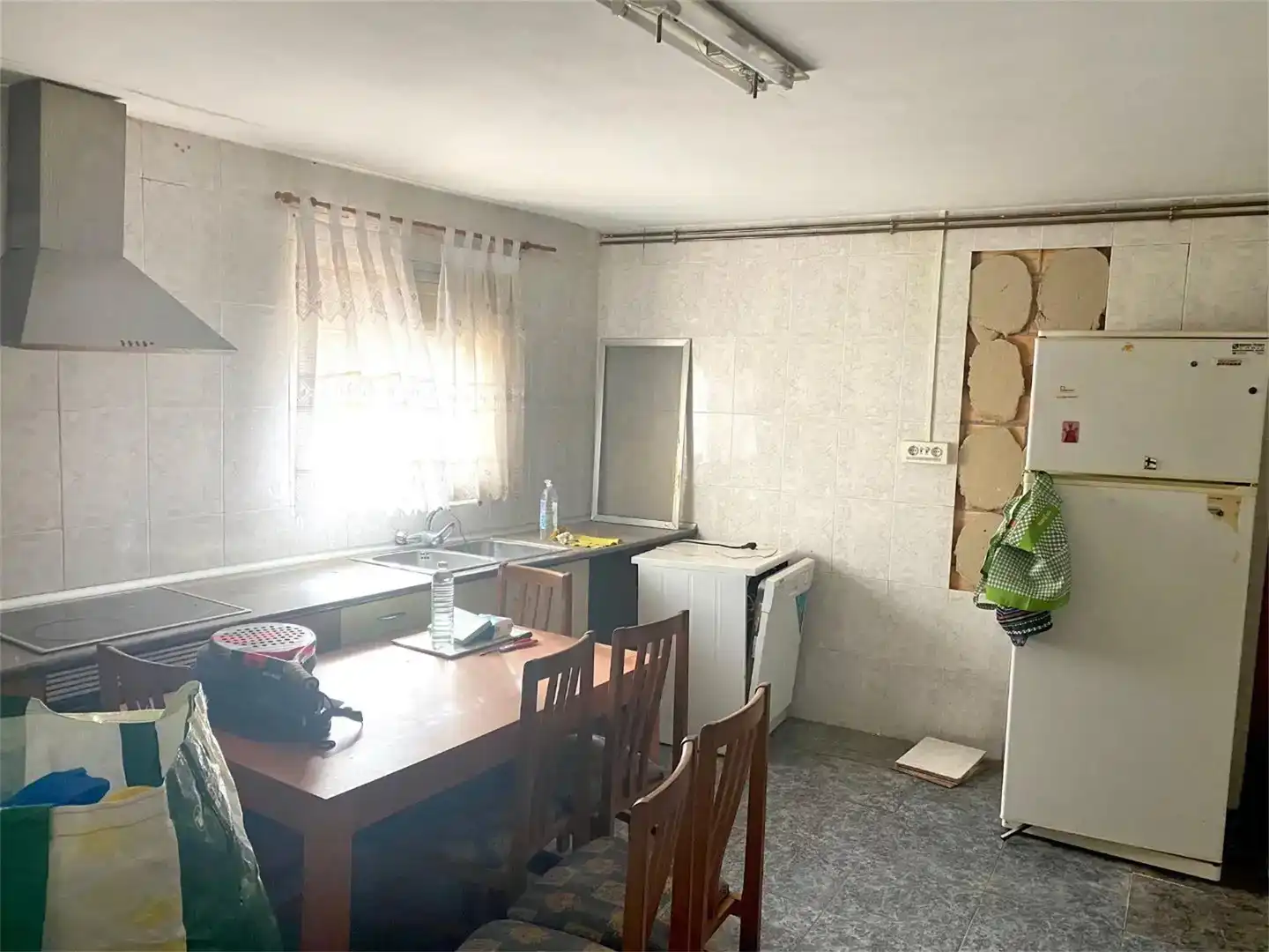 Cuina de Finca rústica en venda en Requena amb Balcó