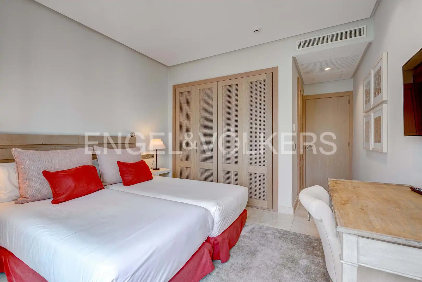Habitación de Piso en venta en Guía de Isora con Aire acondicionado, Terraza y Piscina