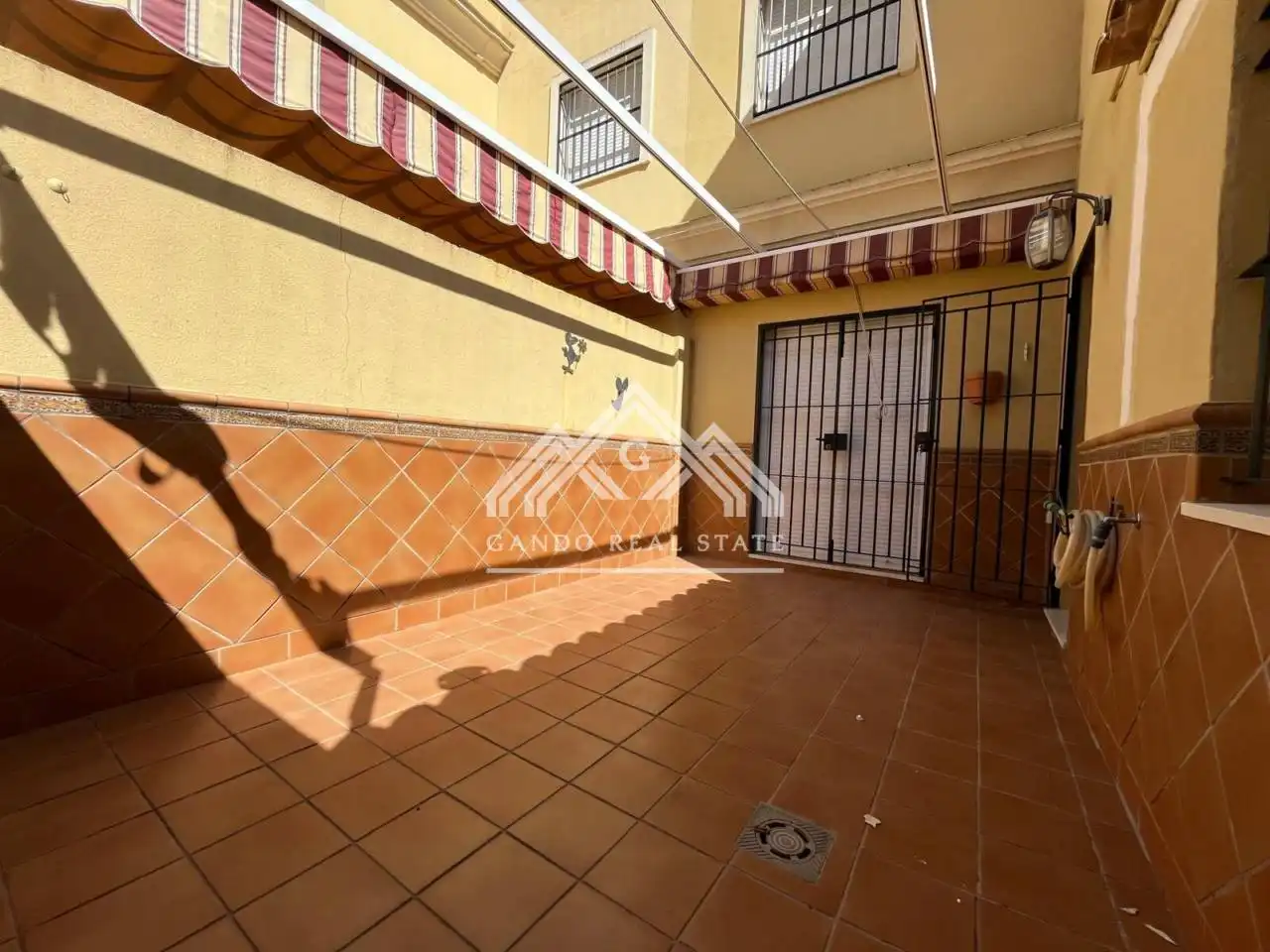 Garden of Houses for sale in Dos Hermanas  with Air Conditioner