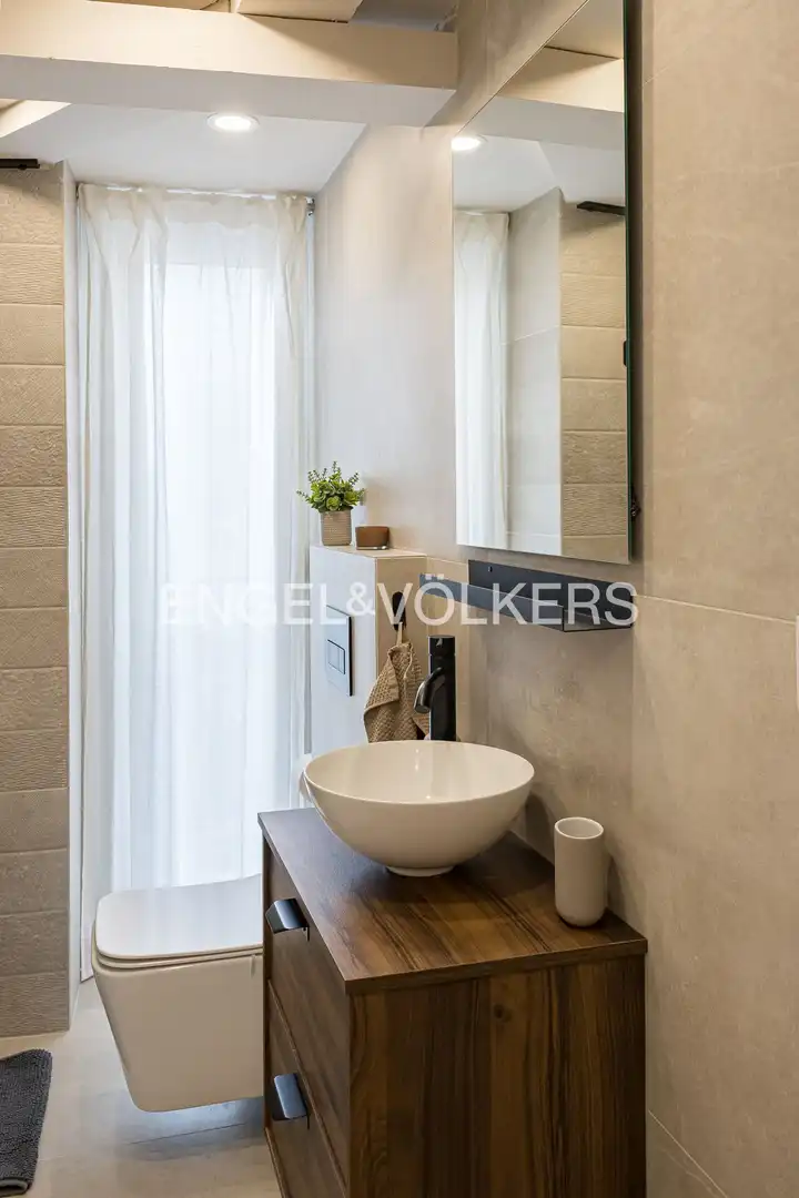 Baño de Piso de alquiler en Madrid con Calefacción y Balcón