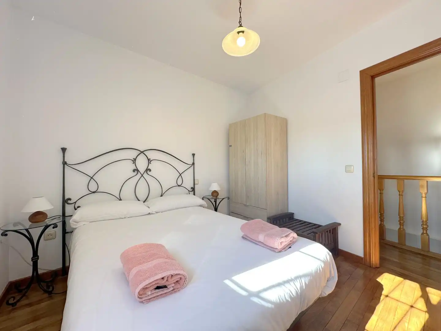 Dormitori de Casa o xalet en venda en Ávila amb Calefacció i Moblat