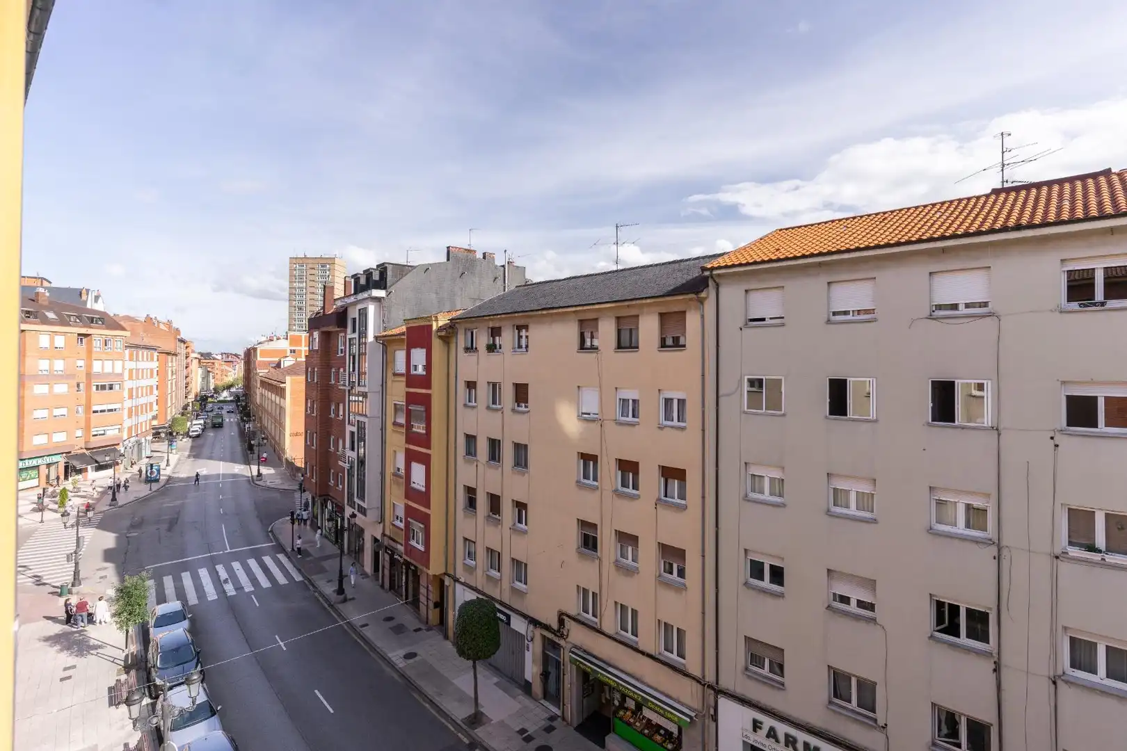 Vista exterior de Piso de alquiler en Milán - Pumarín - Teatinos