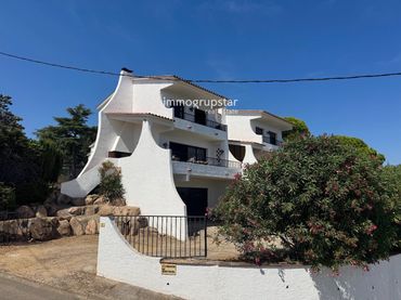 Casa a schiera con balcone in vendita a de Narcis Monturiol