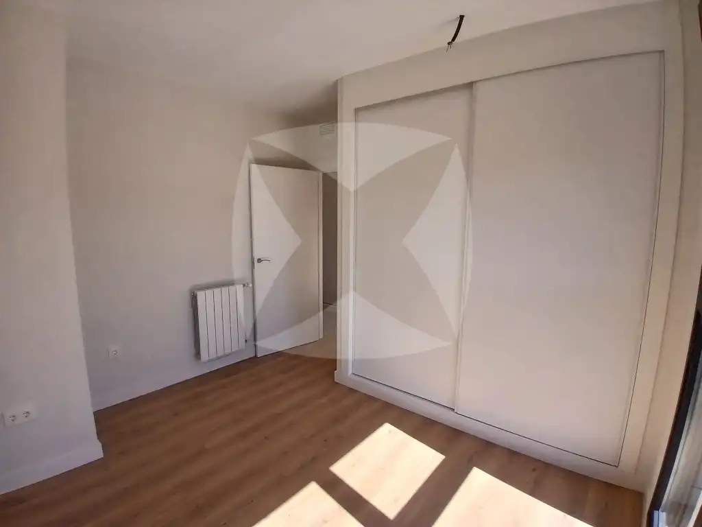 Schlafzimmer von Wohnung zur Miete in Badajoz mit Klimaanlage, Privatgarten und Terrasse