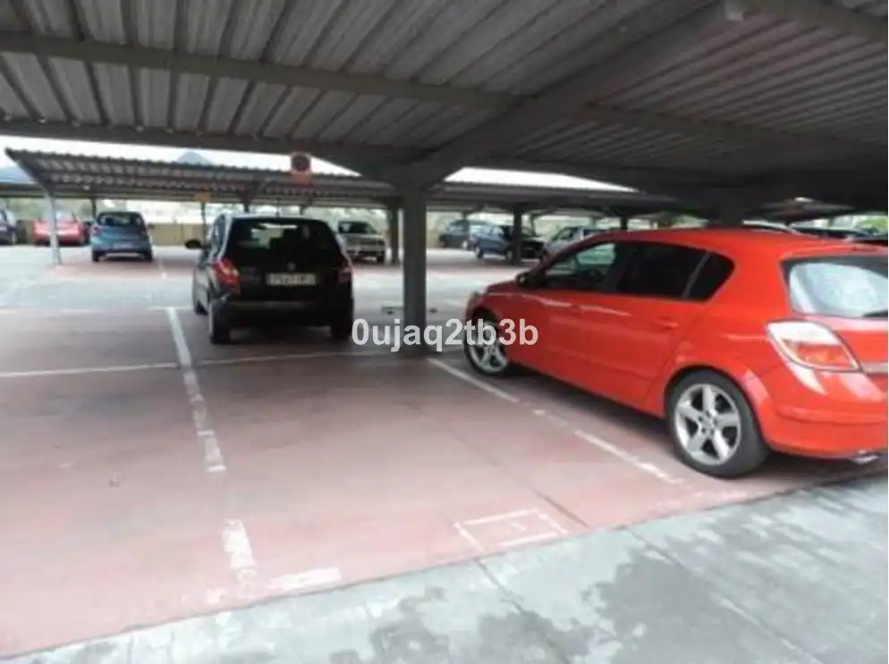 Aparcament de Apartament en venda en Selwo