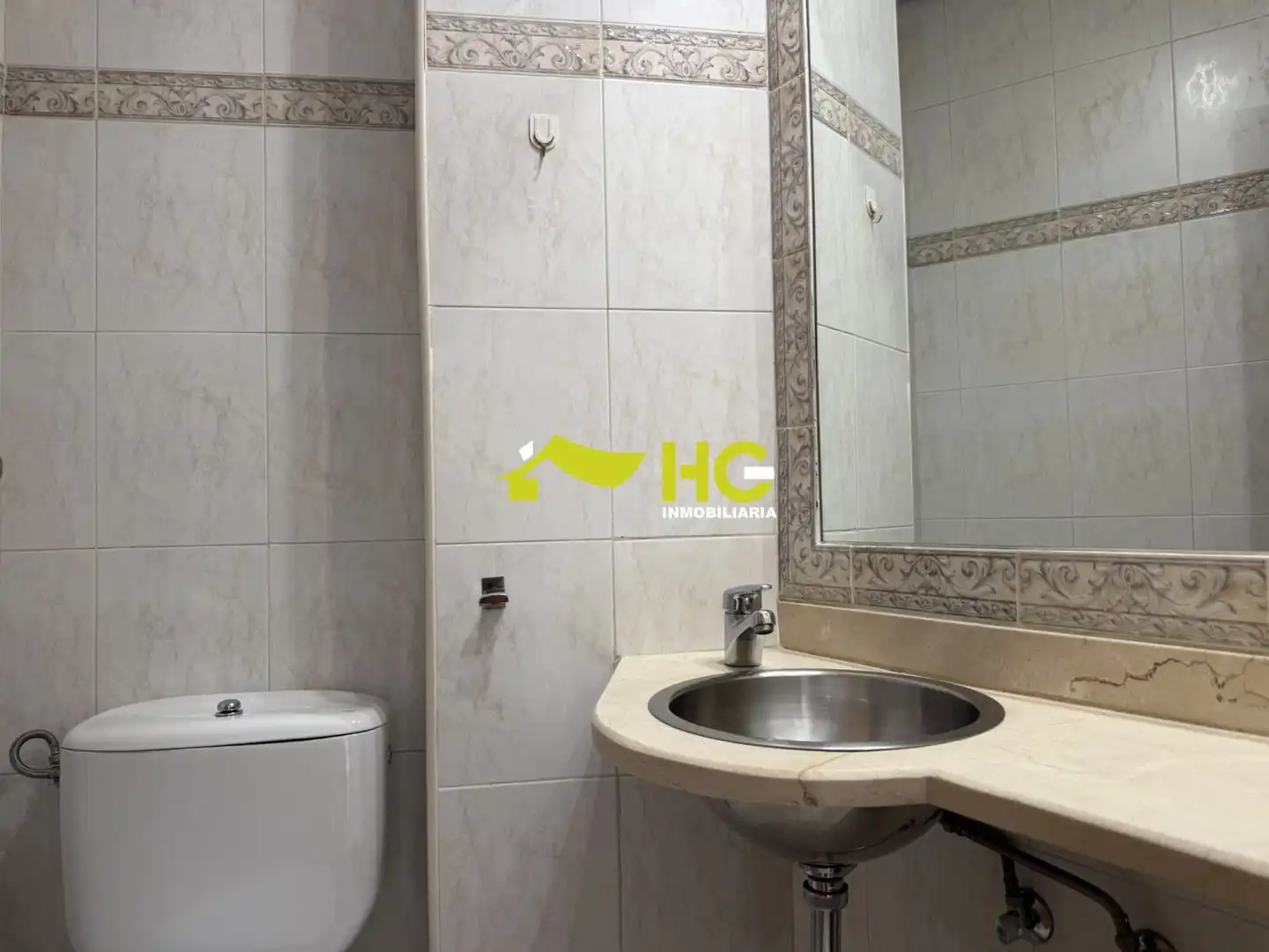 Baño de Dúplex de alquiler en Villaviciosa de Odón con Aire acondicionado, Calefacción y Terraza