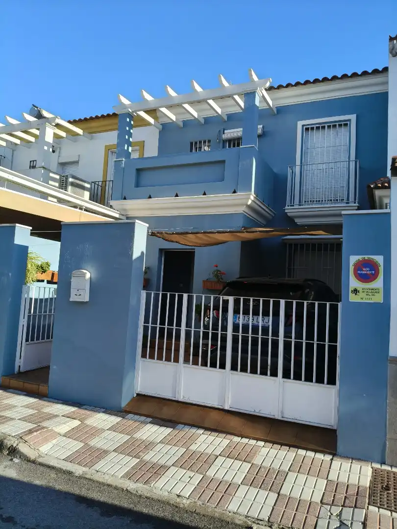 Terraced house for sale in Calle Jorge Guillén 108