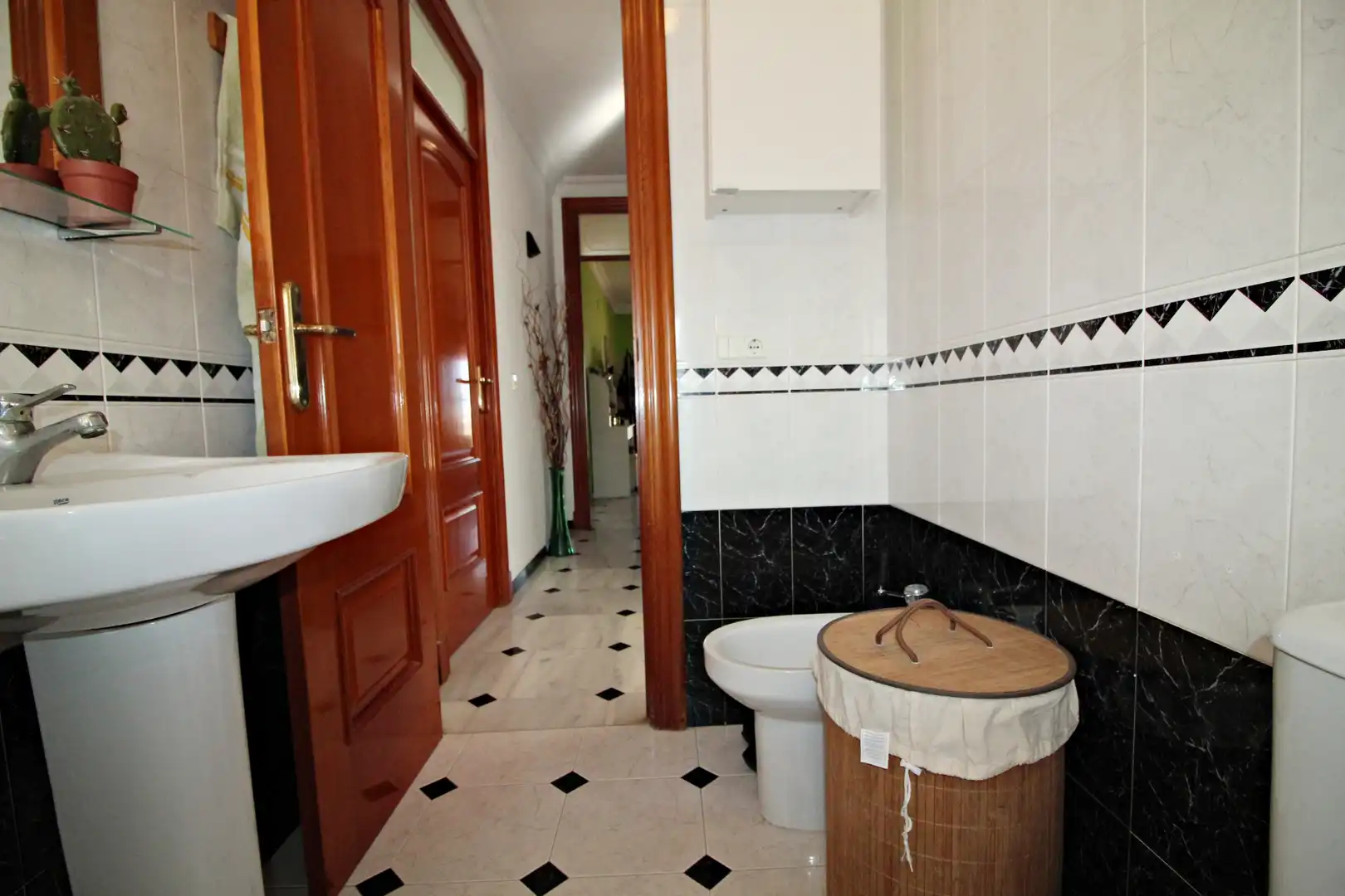 Badezimmer von Einfamilien-Reihenhaus zum Verkauf in Aljaraque