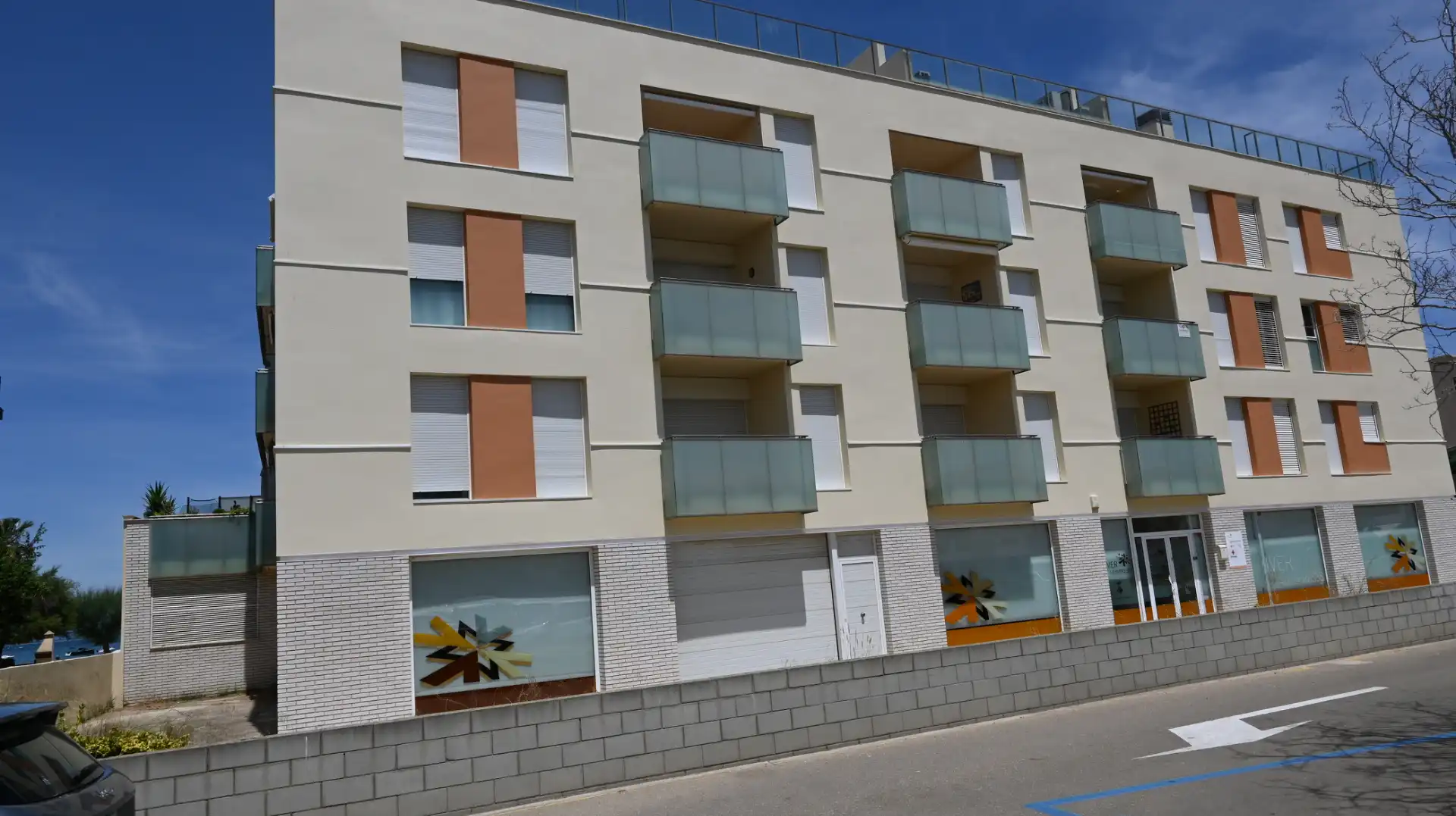 Außenansicht von Wohnungen zum Verkauf in L'Escala mit Klimaanlage, Terrasse und Möbliert