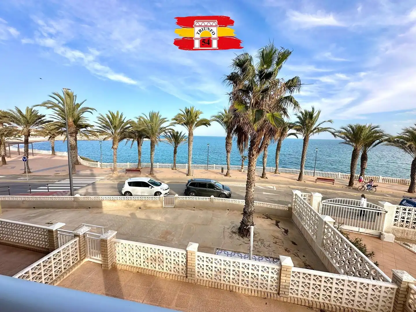 Vista exterior de Pis en venda en Pilar de la Horadada amb Terrassa i Moblat