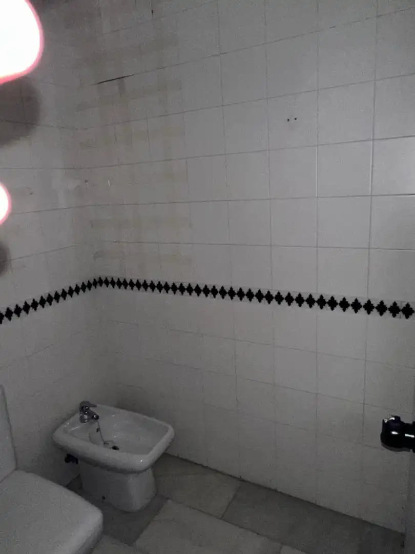 Baño de Local de alquiler en Mairena del Aljarafe con Aire acondicionado y Calefacción