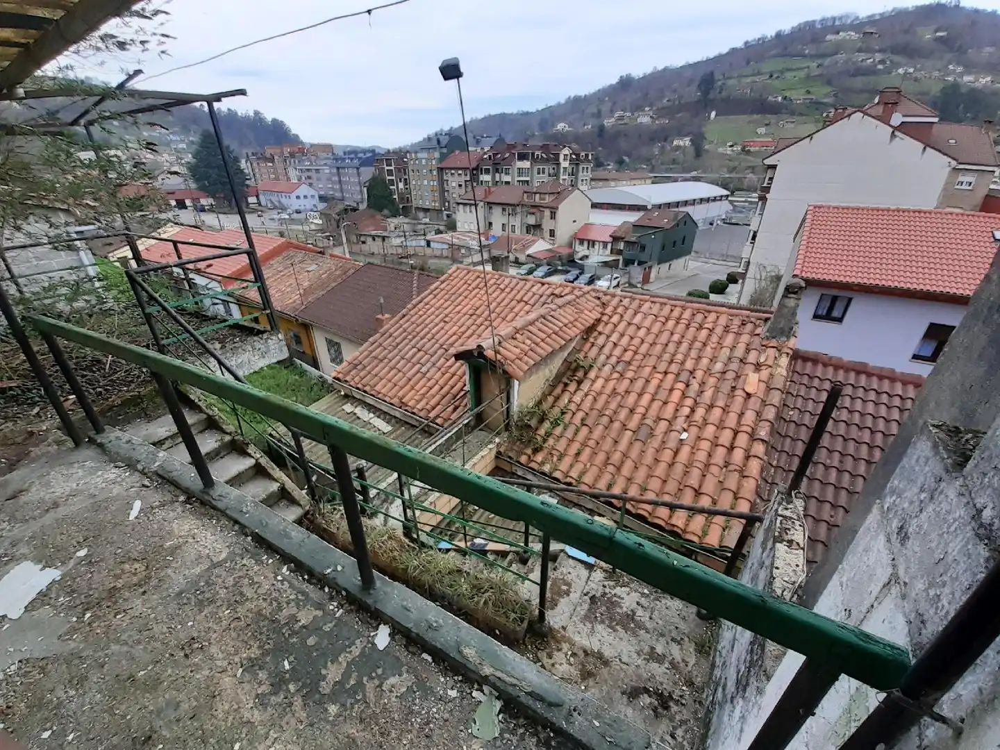 Vista exterior de Casa o xalet en venda en San Martín del Rey Aurelio amb Jardí privat