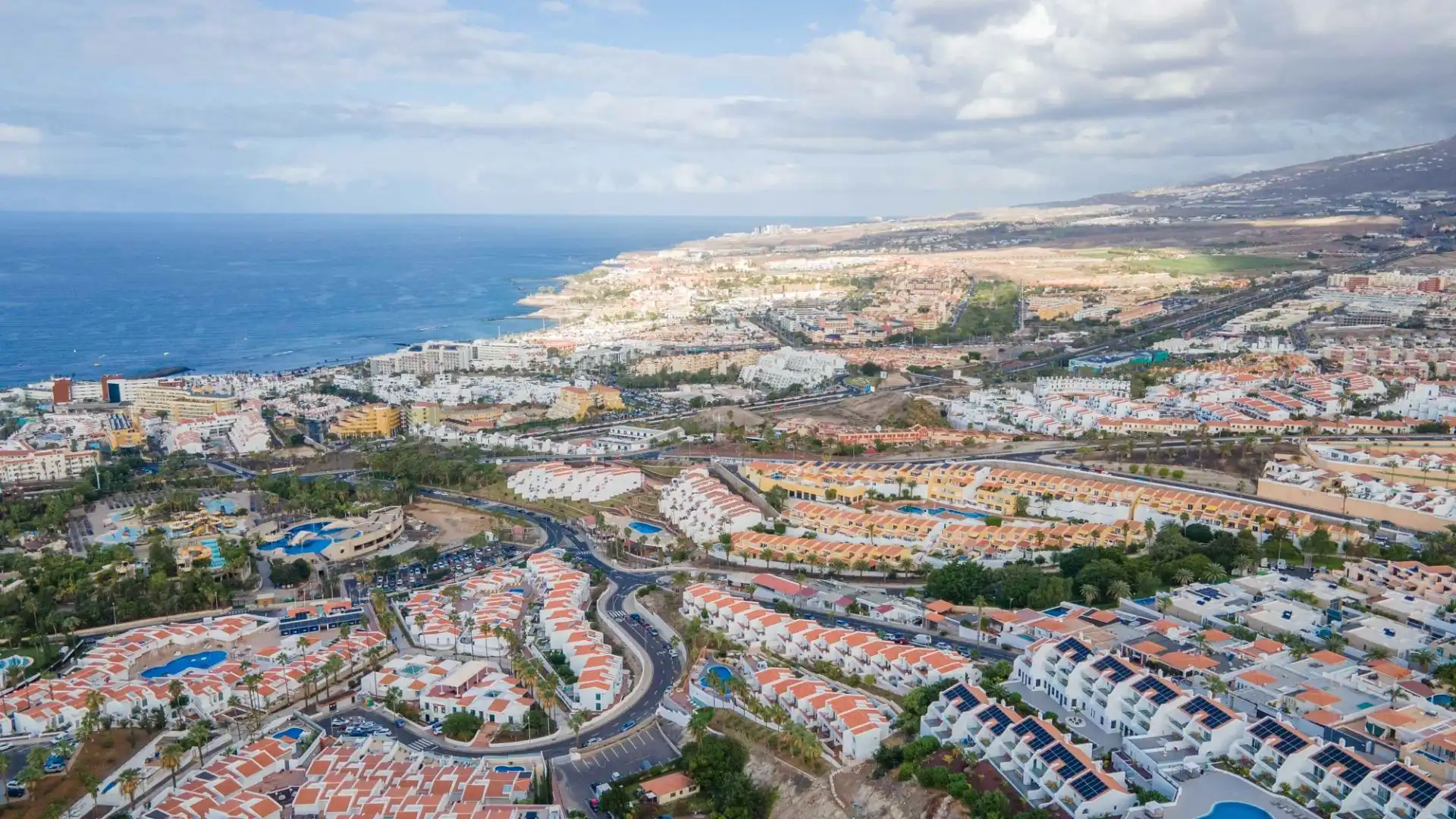 Vista exterior de Apartamento de alquiler en Adeje con Aire acondicionado, Terraza y Amueblado