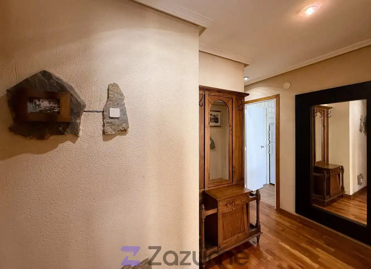Flat with terrace to rent in C. Vara de Rey, imagen 9