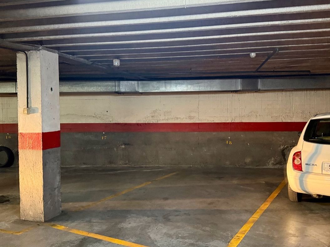 Parking of Garage for rent in Oviedo 