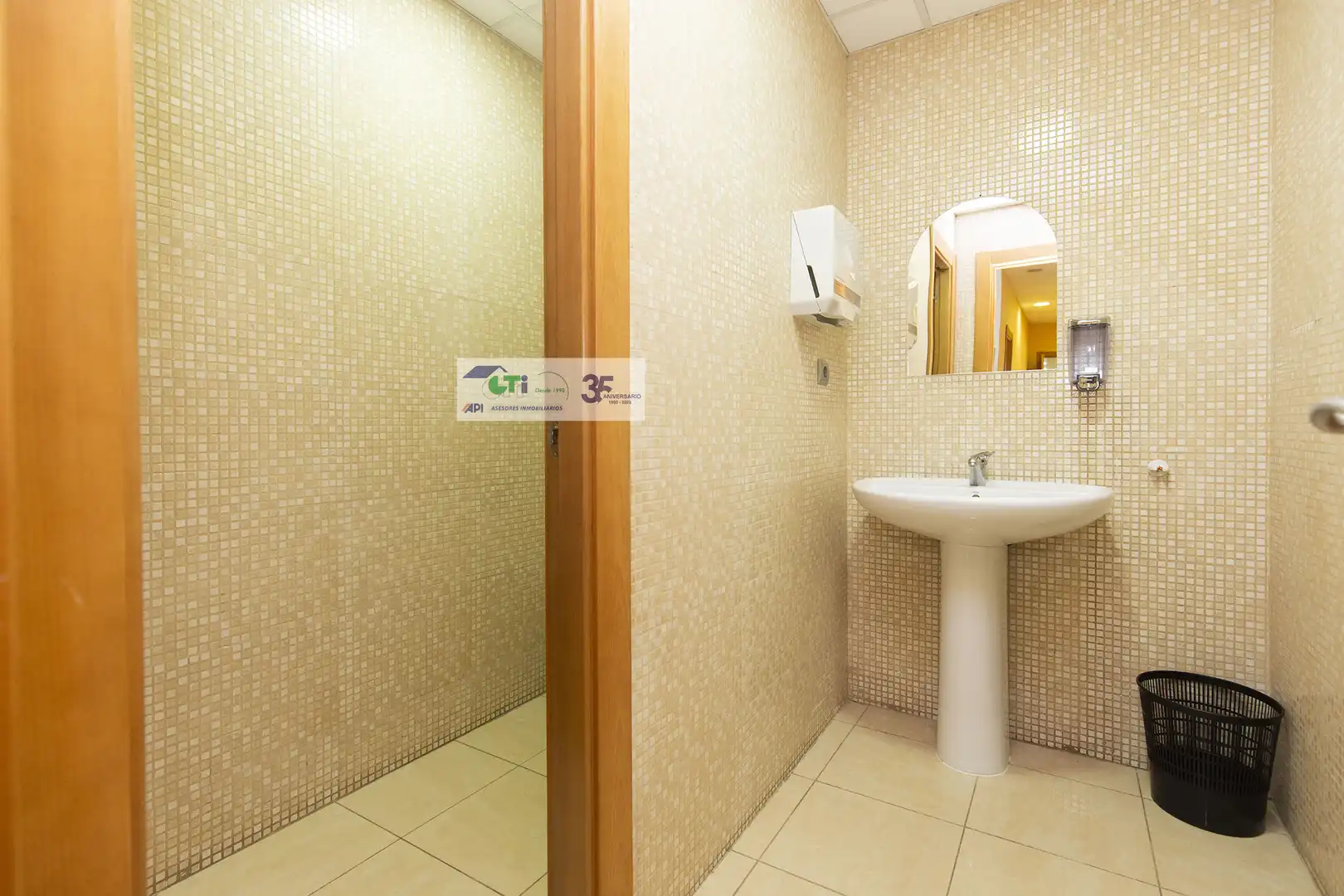 Baño de Oficina de alquiler en Zaragoza