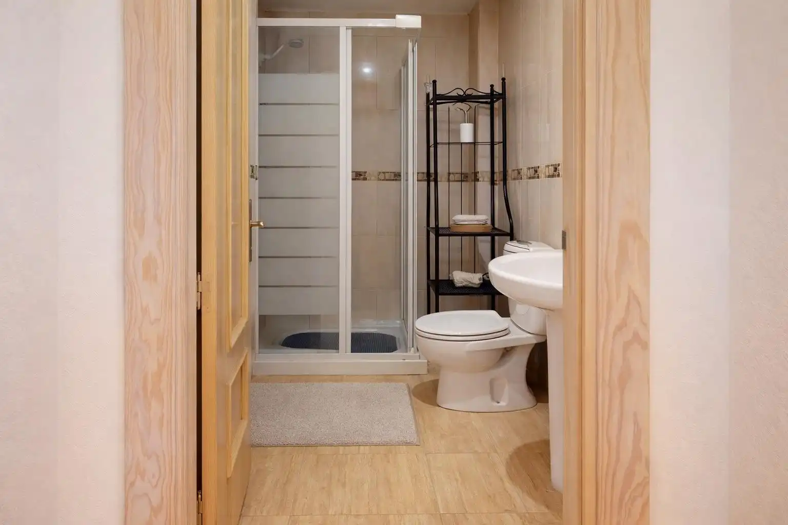 Baño de Piso en venta en Roquetas de Mar con Jardín privado y Piscina comunitaria