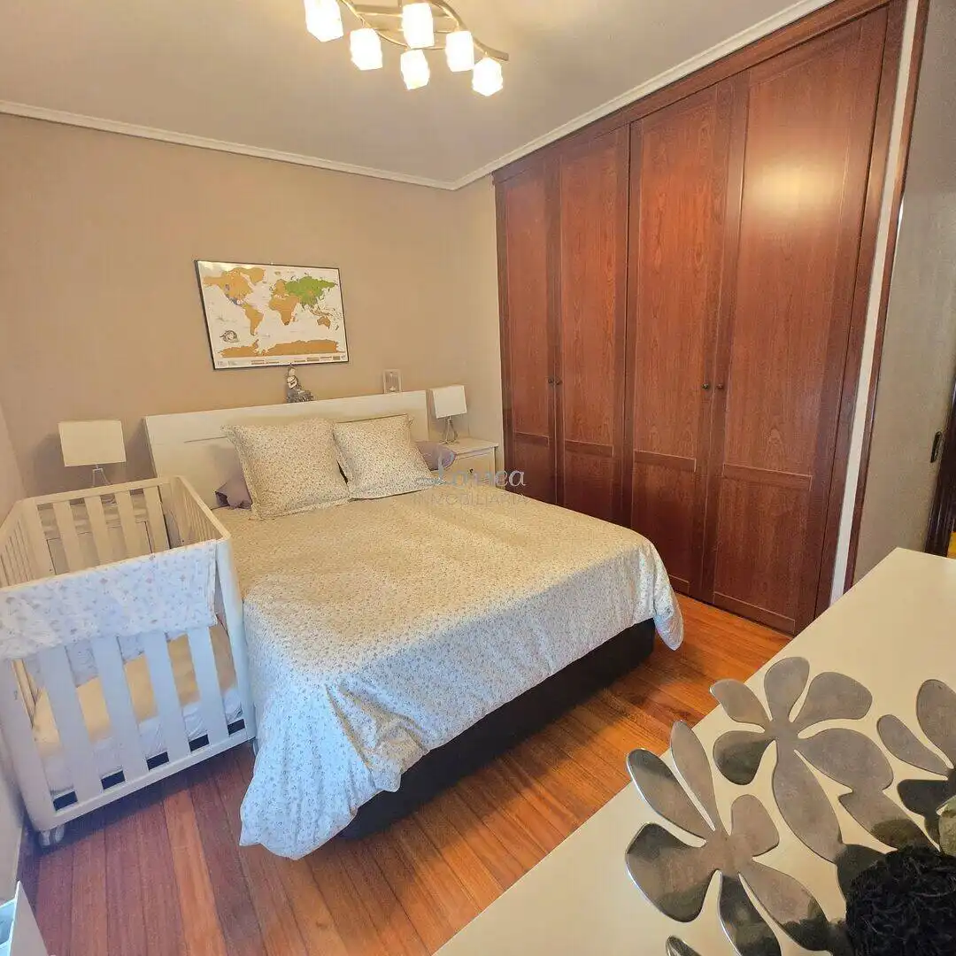 Habitación de Piso en venta en Amorebieta-Etxano con Calefacción, Terraza y Trastero