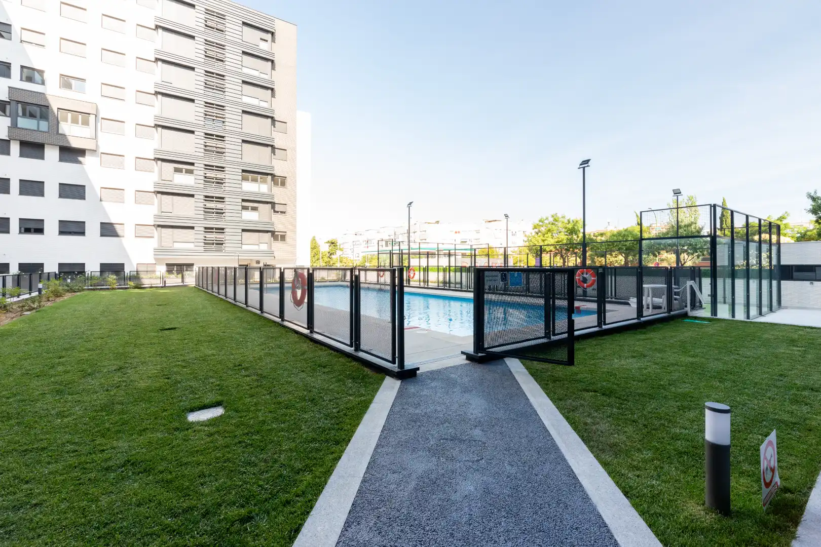 Swimming pool of Flat for rent in Torrejón de Ardoz  with Heating, Storage room and Oven