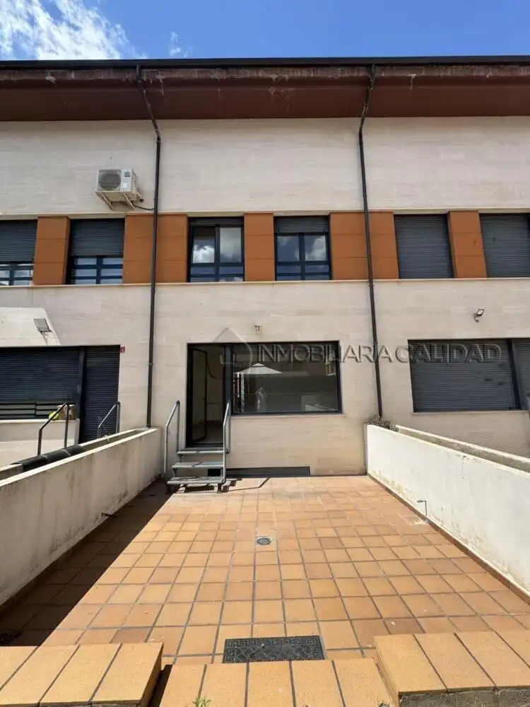 Vista exterior de Casa o xalet en venda en Burgos amb Calefacció, Terrassa i Traster