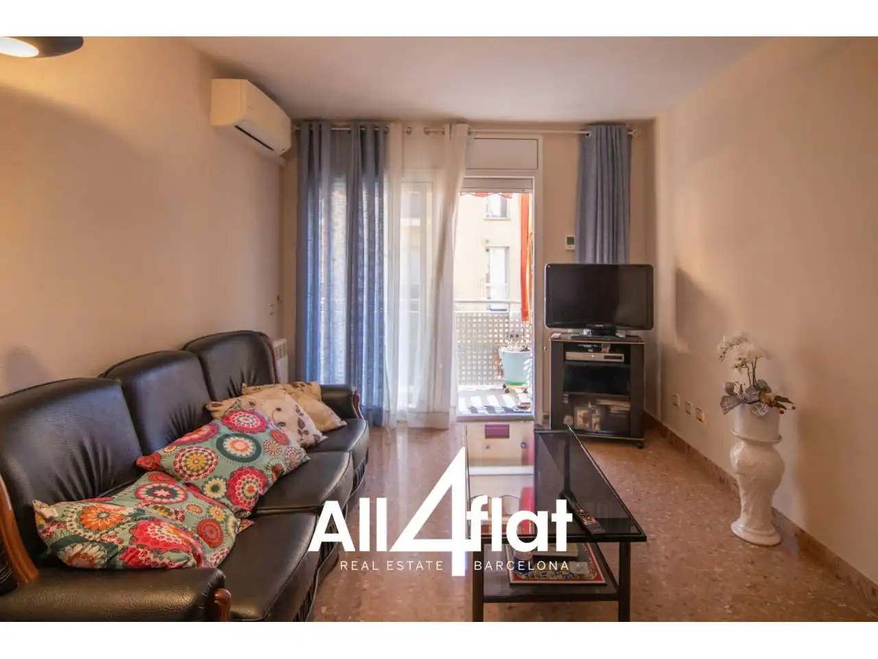 Wohnzimmer von Wohnung zum Verkauf in Viladecans mit Klimaanlage, Heizung und Balkon
