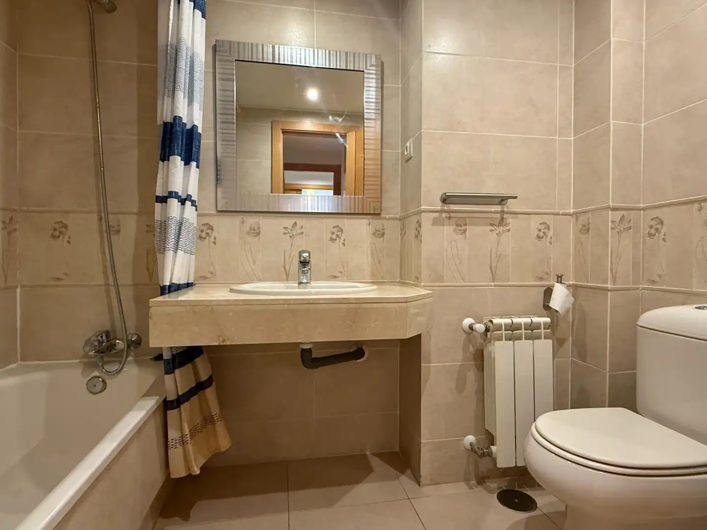 Baño de Apartamento en venta en Yebes con Calefacción, Terraza y Piscina comunitaria