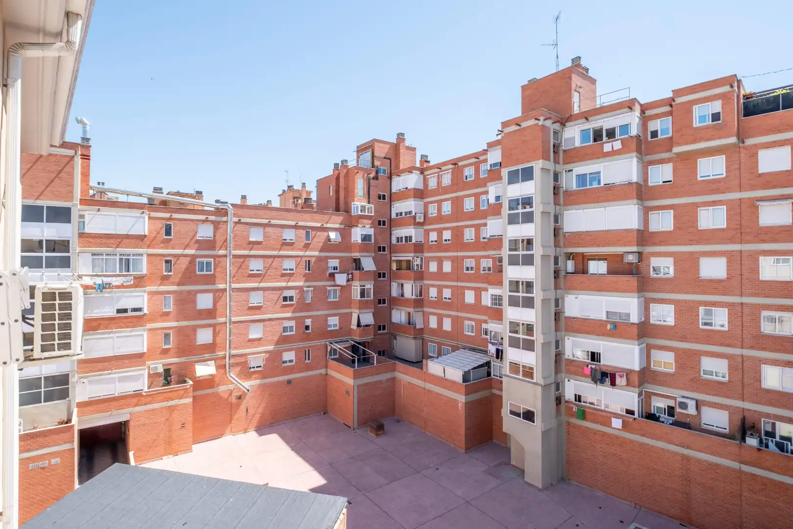 Vista exterior de Apartamento en venta en Zaragoza con Aire acondicionado, Calefacción y Terraza