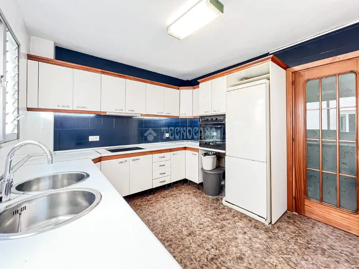 Kitchen of Flat for sale in Málaga  with Terrace and Storage room