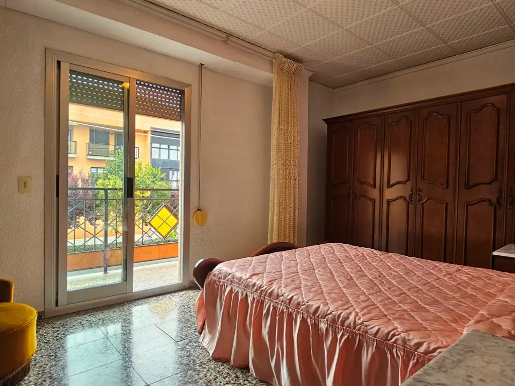 Habitación de Piso en venta en L'Eliana con Balcón y Internet