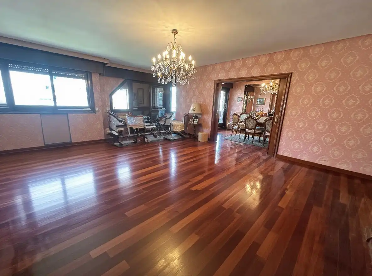 Comedor de Piso en venta en  Logroño con Calefacción, Parquet y Terraza