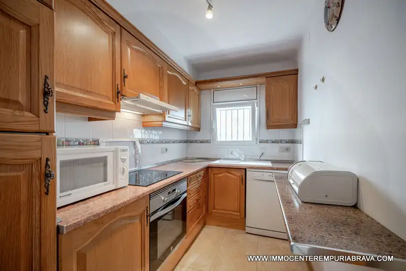 Kitchen of Ground floor for sale in Roses  with Terrace and Storage room