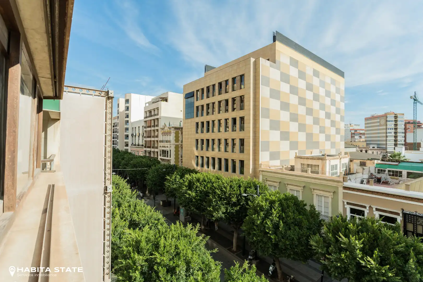 Vista exterior de Oficina de alquiler en Almería