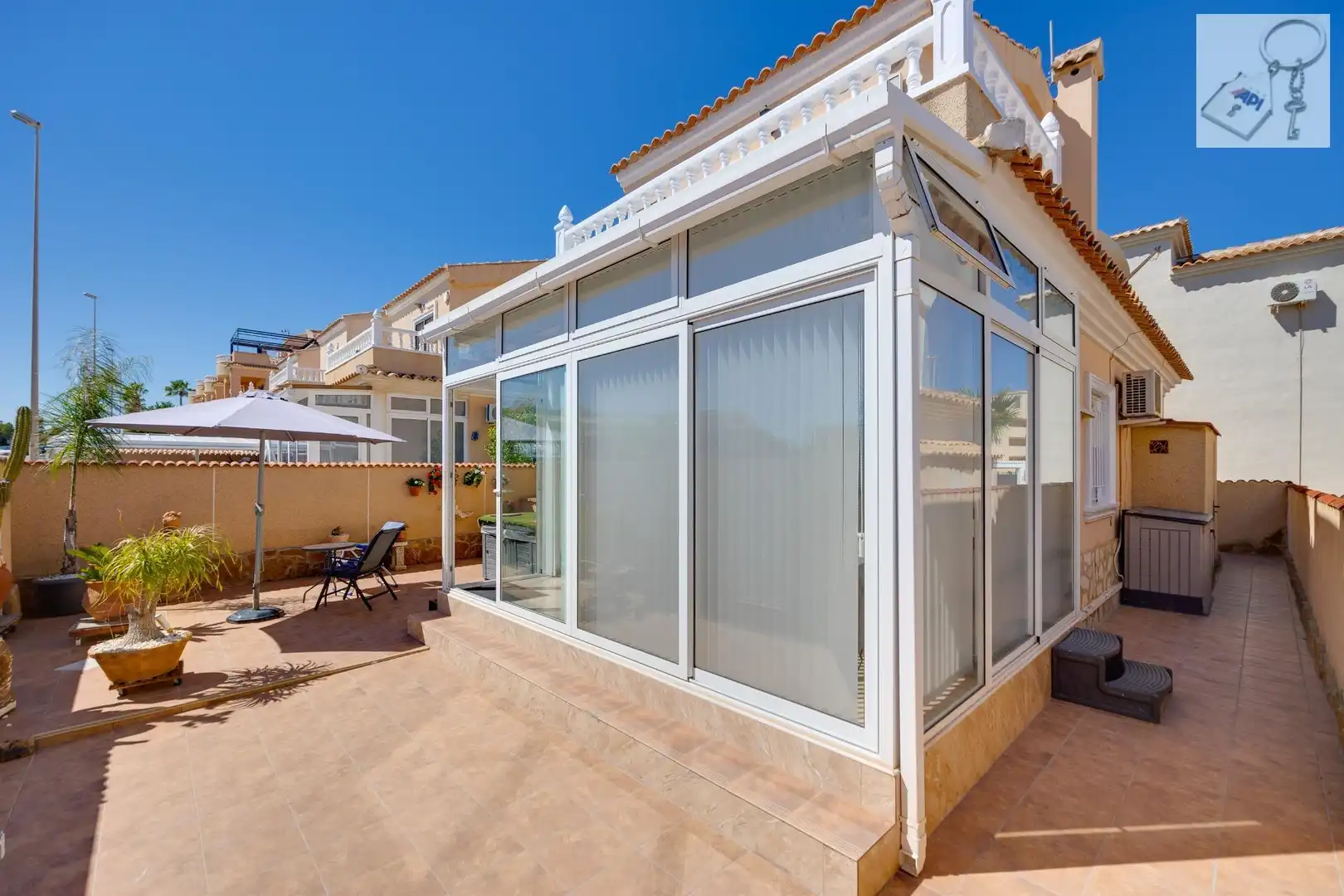 Chalet con piscina en venta en Orihuela Costa, imagen 2