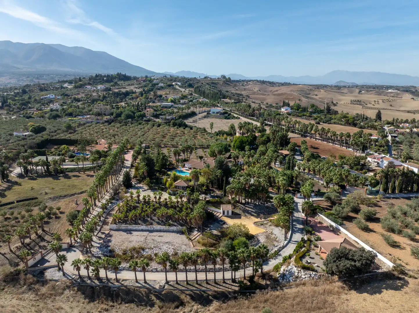 Vista exterior de Casa o chalet en venta en Alhaurín de la Torre con Aire acondicionado, Calefacción y Jardín privado