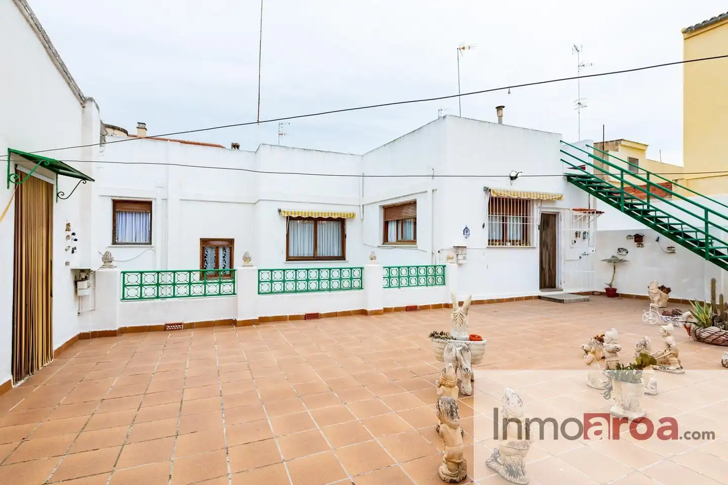 Vista exterior de Casa o xalet en venda en Bétera amb Terrassa i Traster