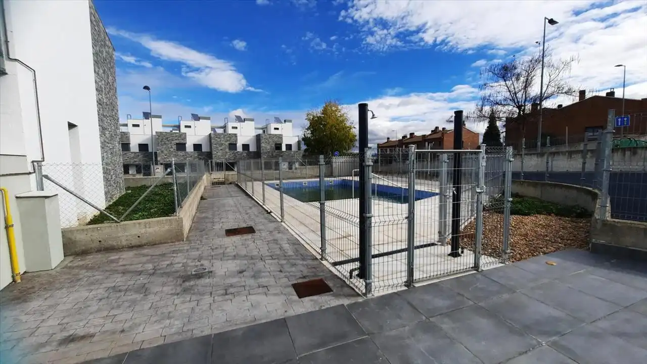 Piscina de Casa o chalet en venta en Arroyo de la Encomienda con Jardín privado y Piscina