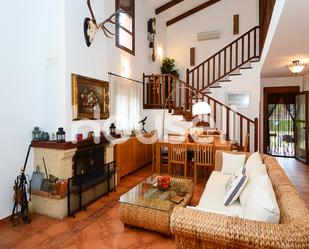 Sala d'estar de Casa o xalet en venda en Santibáñez el Alto amb Aire condicionat, Terrassa i Piscina