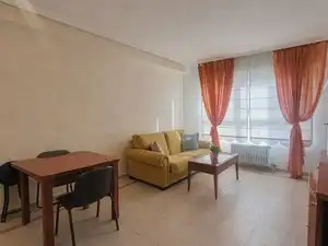 Habitación de Piso de alquiler en Las Rozas de Madrid con Amueblado, Lavadora y Piscina comunitaria
