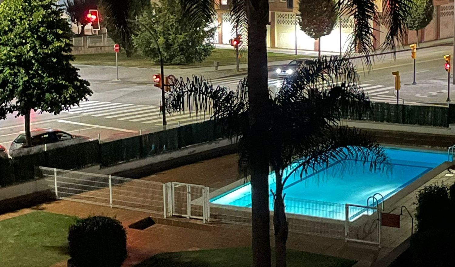 Piscina de Piso de alquiler en Gijón  con Calefacción, Jardín privado y Trastero