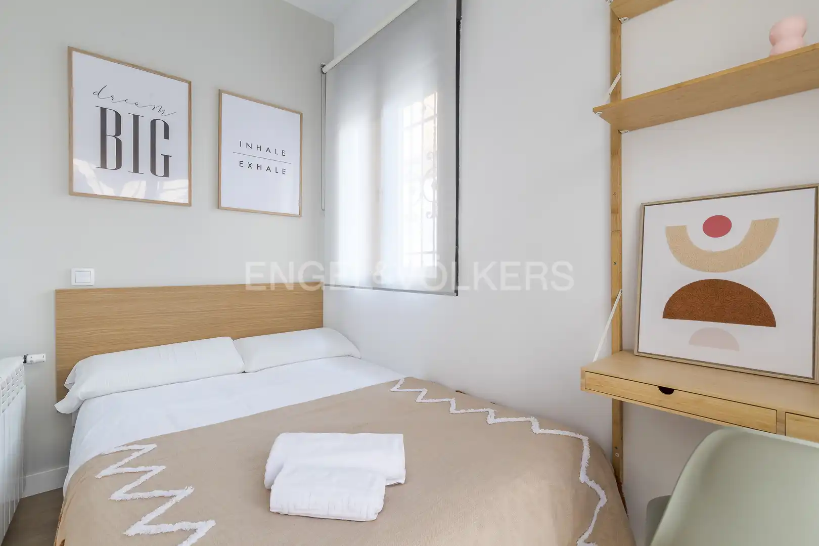 Dormitori de Apartament de lloguer en Madrid amb Aire condicionat, Calefacció i Moblat