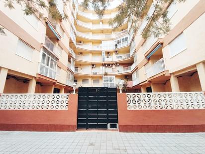 Vista exterior de Apartament en venda en Santa Pola amb Aire condicionat, Calefacció i Jardí privat