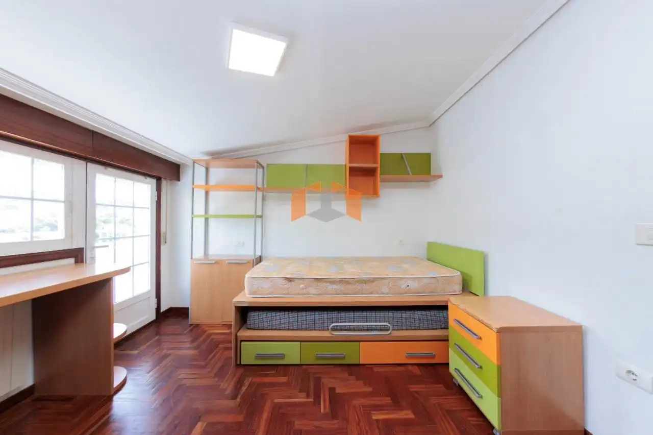 Bedroom of Houses for sale in Vigo   with Heating, Private garden and Parquet flooring