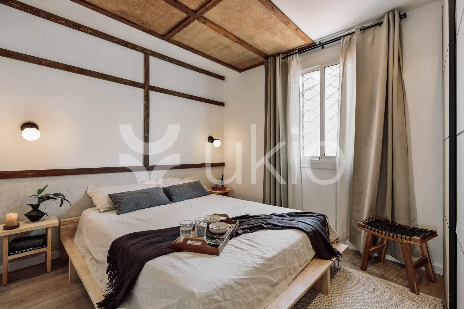 Bedroom of Attic for rent in Barcelona  with Air Conditioner, Heating and Parquet flooring