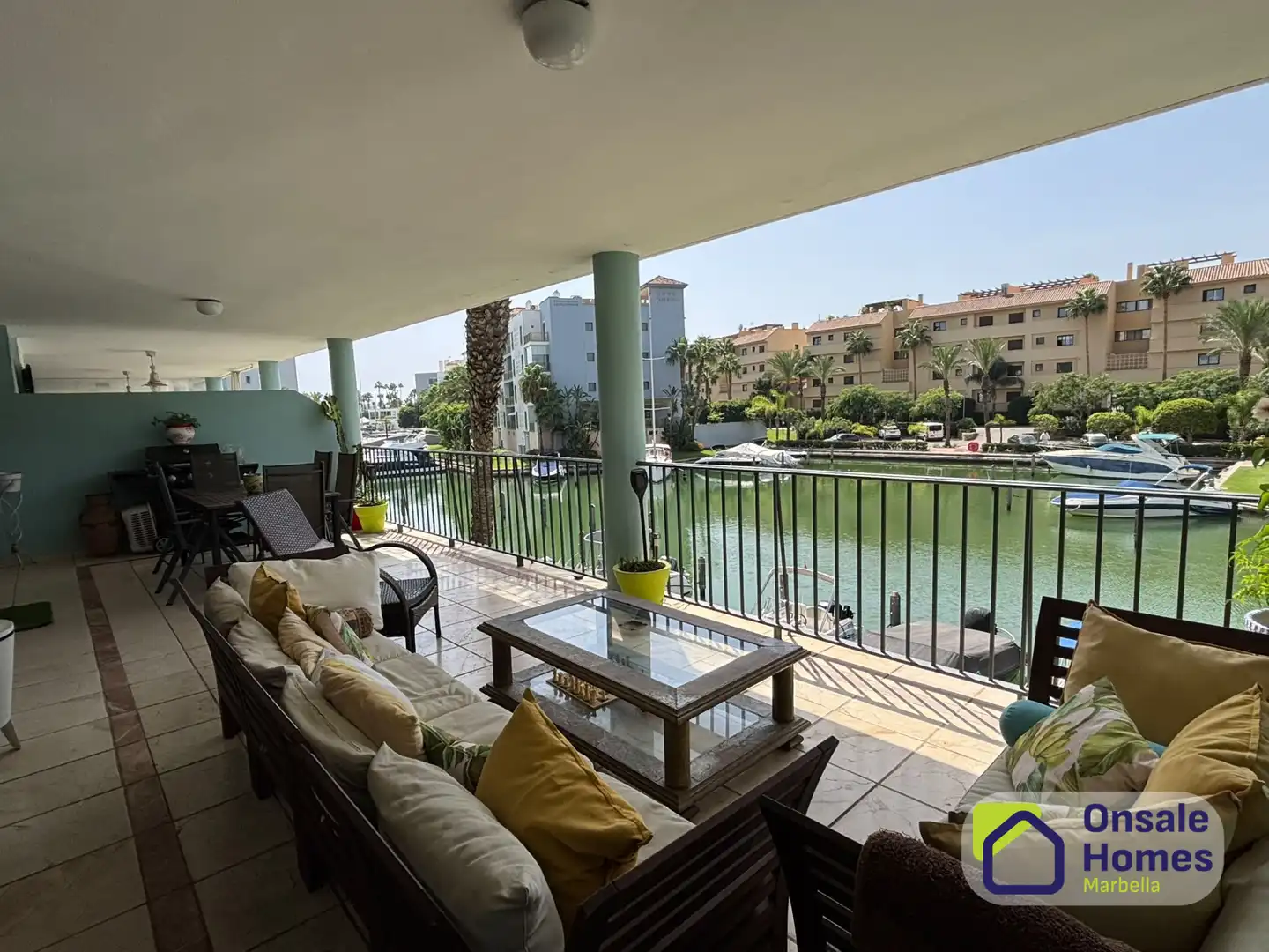 Appartamento con terrazza in vendita a Avenida de la Marina