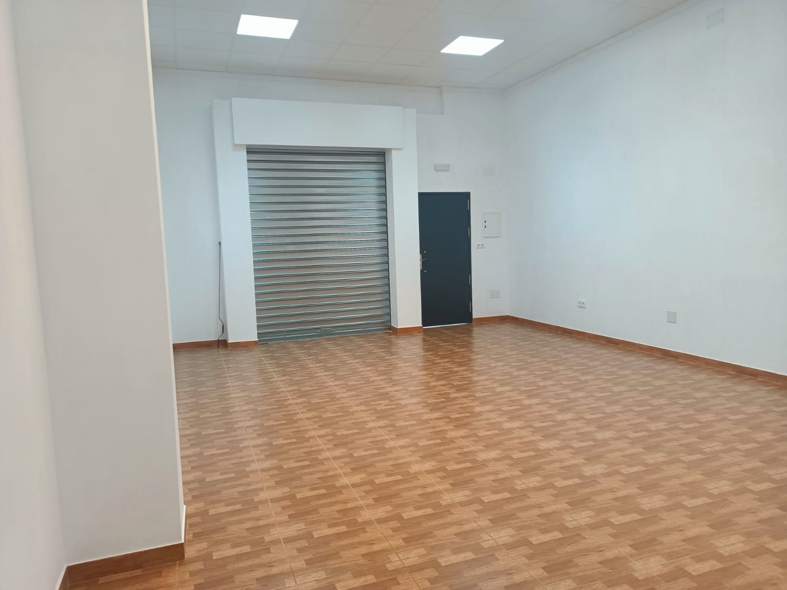 Local de lloguer a Los Almendros - El Limonero - El Tomillar, Puerto de la Torre - Atabal