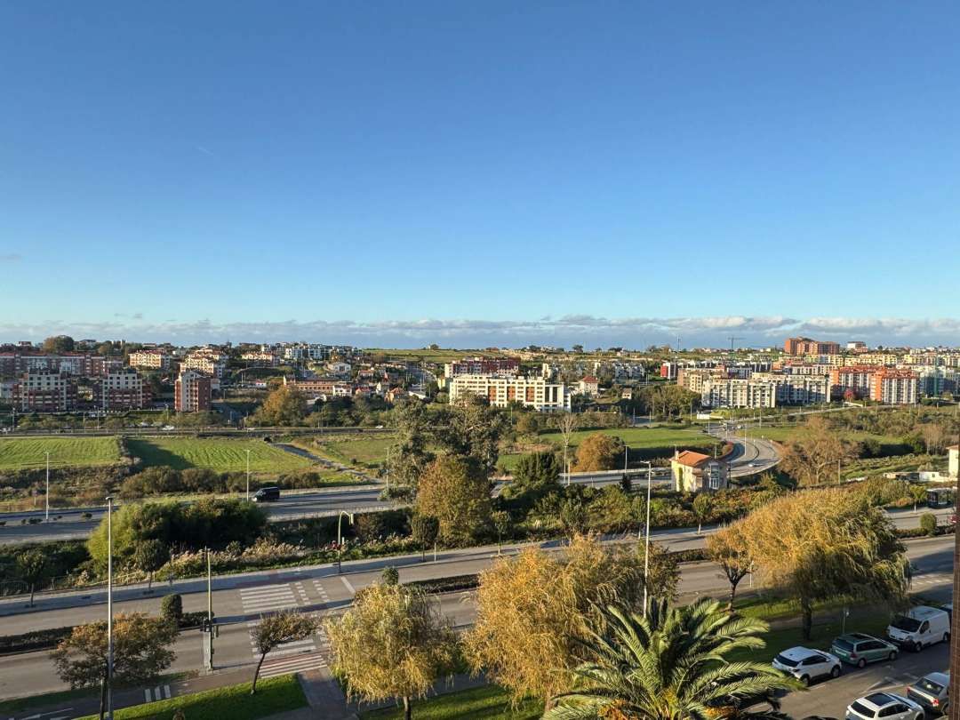 Vista exterior de Piso de alquiler en Santander con Calefacción y Terraza