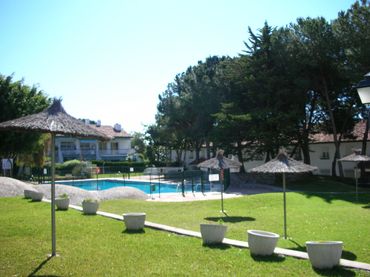 Bajo con piscina en venta en Milla de Oro