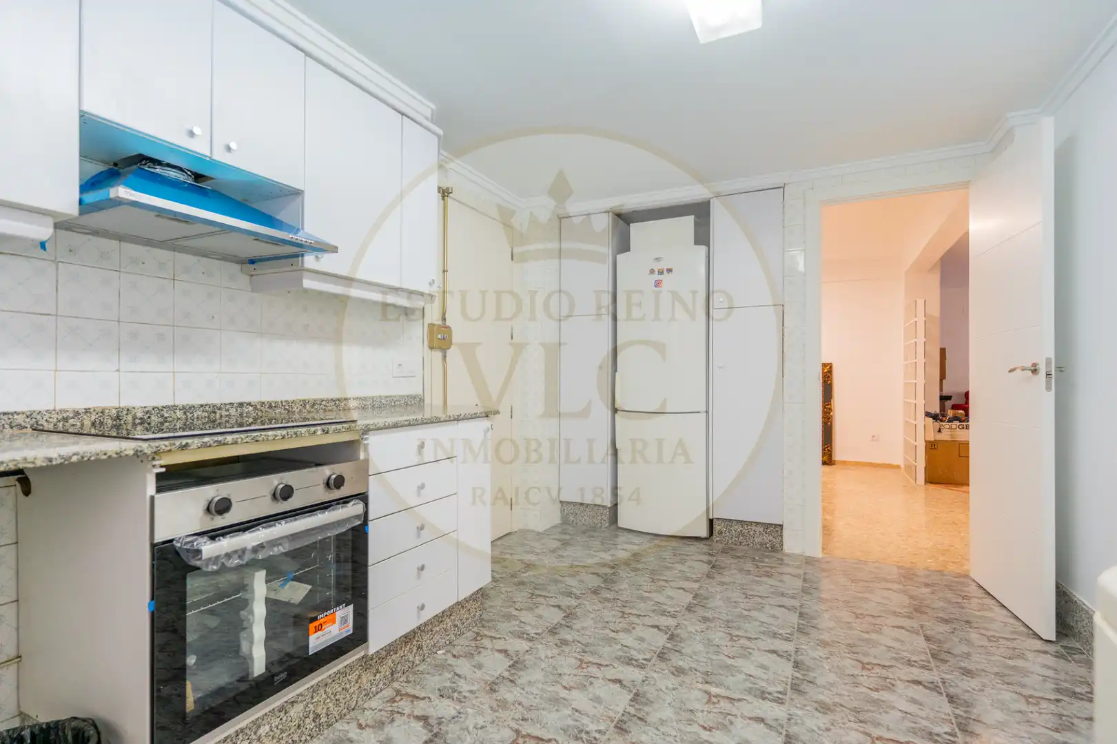 Cuina de Apartament en venda en Valencia amb Aire condicionat, Calefacció i Parquet