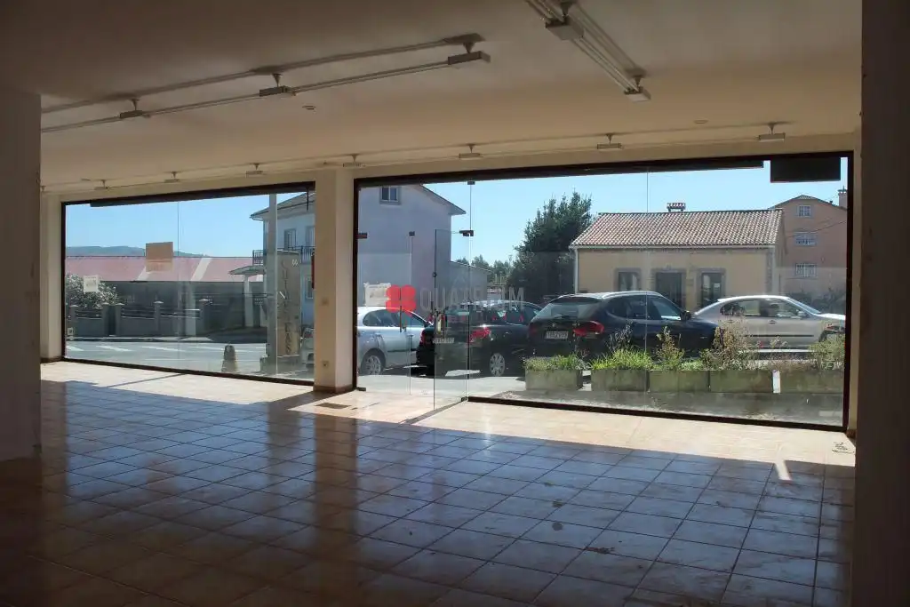 Local comercial de lloguer a Castiñeiriño - Cruceiro de Sar, imagen 3