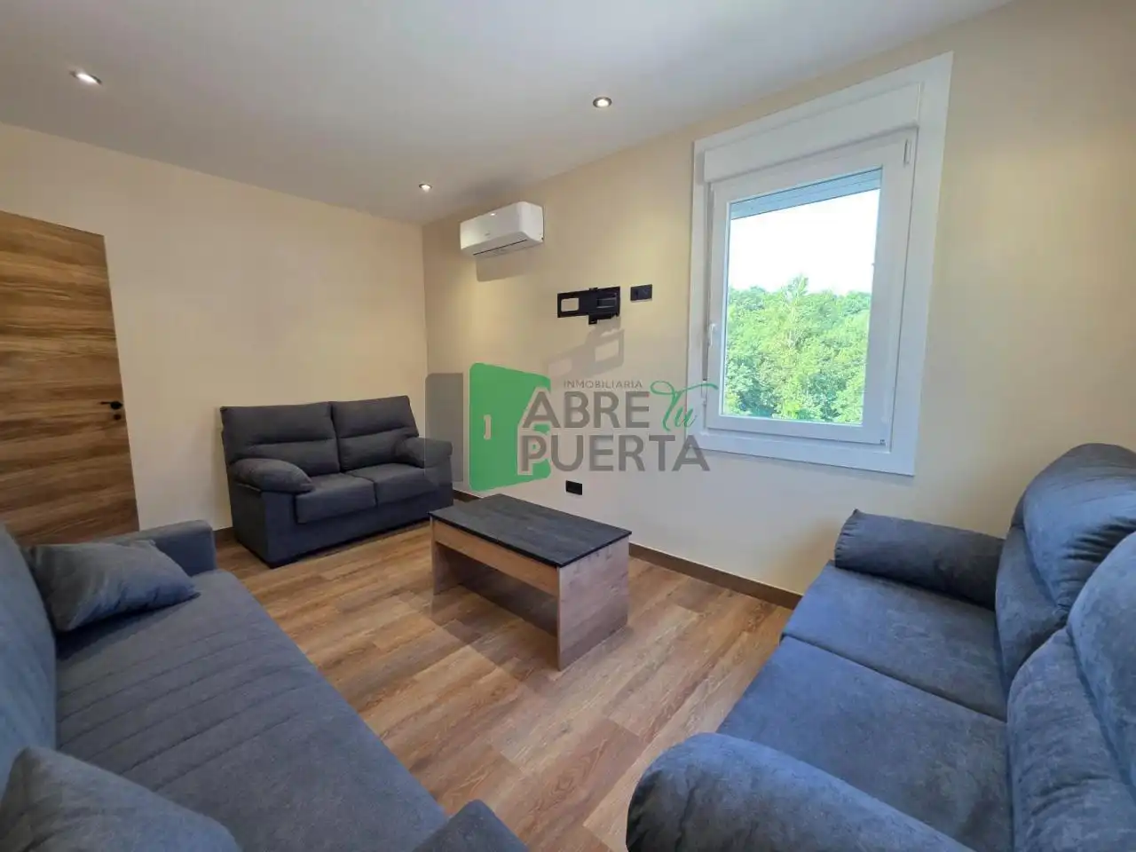 Sala d'estar de Casa o xalet de lloguer en Ourense Capital  amb Calefacció i Moblat